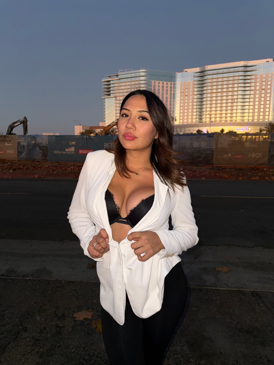 Take a pause and enjoy Ali Cruz — streaming from Singapore