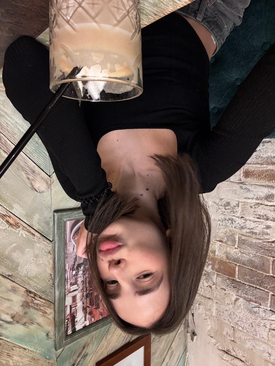 Fresh photos, fresh mood — Tina online in Singapore